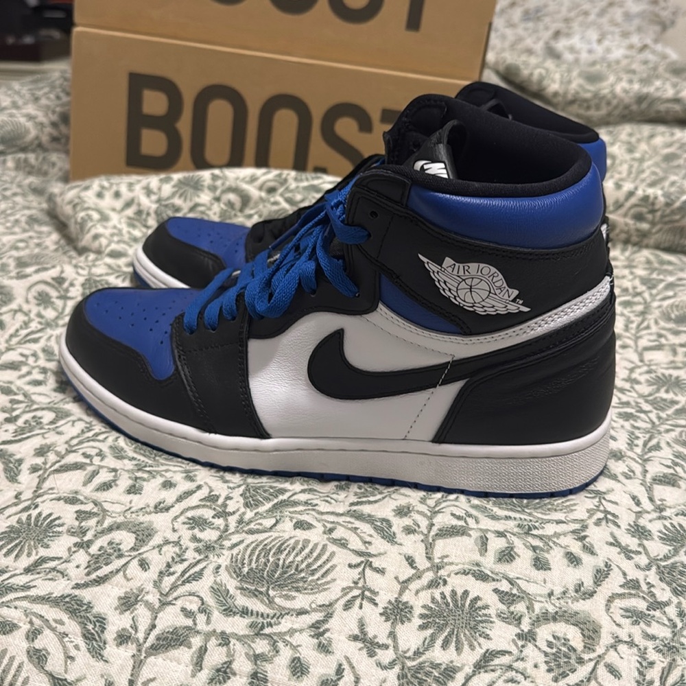 Air Jordan 1 Royal Toe 2020 Size 11.5 Used 9/10 condition